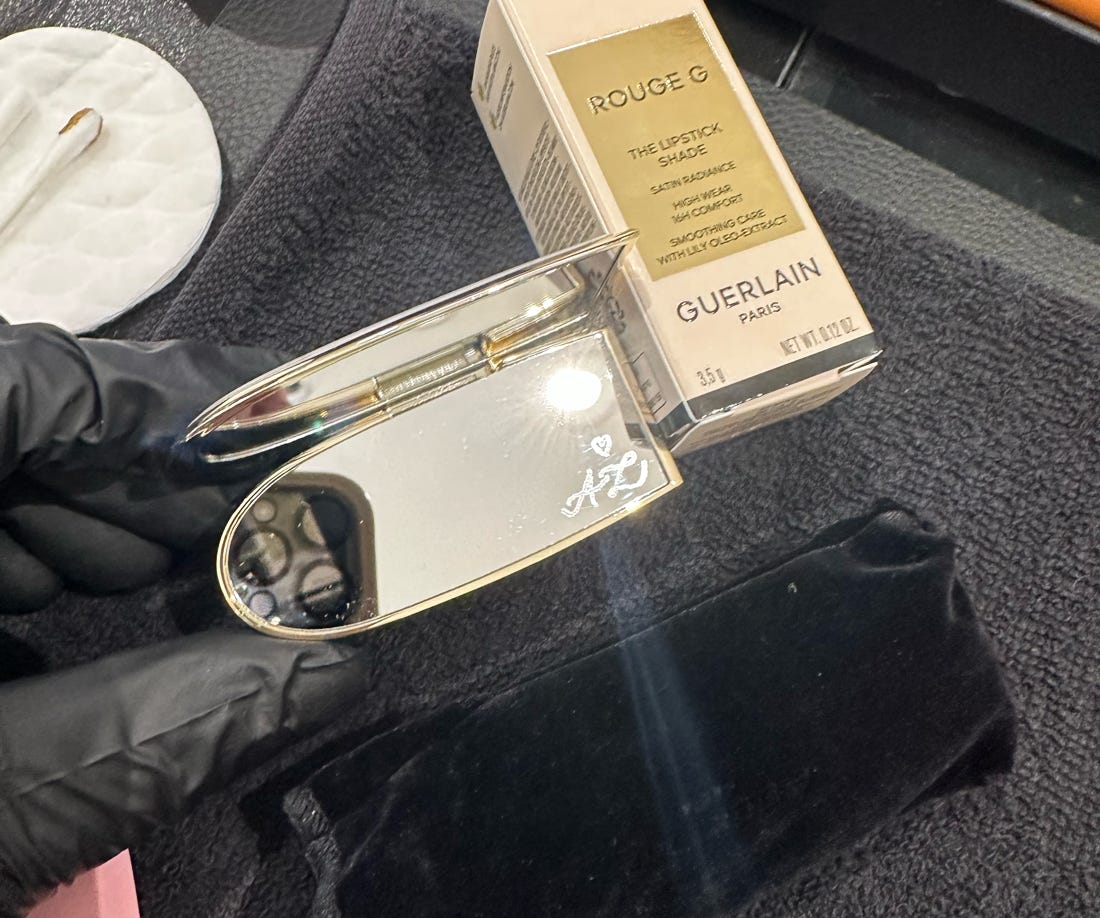 Personalisierte und gravierte Kosmetikartikel