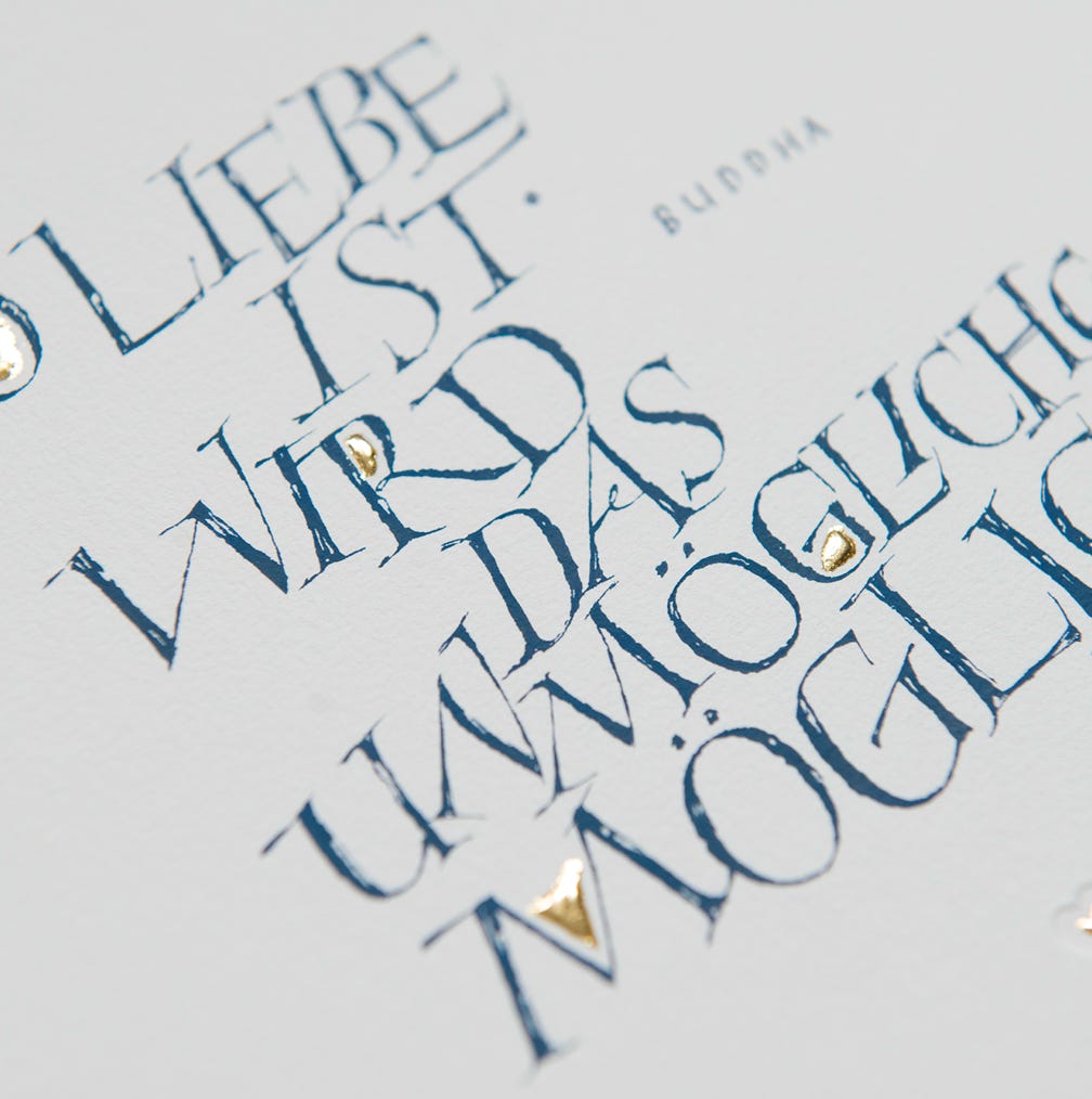 handgeschriebene und vergoldete Texte, personalisierte Vergoldung mit 23,75 karat gold, personalisierte Kunstwerke mit Blattgold und Goauche, Kalligrafierte Kunstwerke mit Vergoldung, Kalligraphie Kunst, Calligraphy art with gilding letters, gilding letter with 24 carat leaf gold, art with gold, poem mit feder und gold