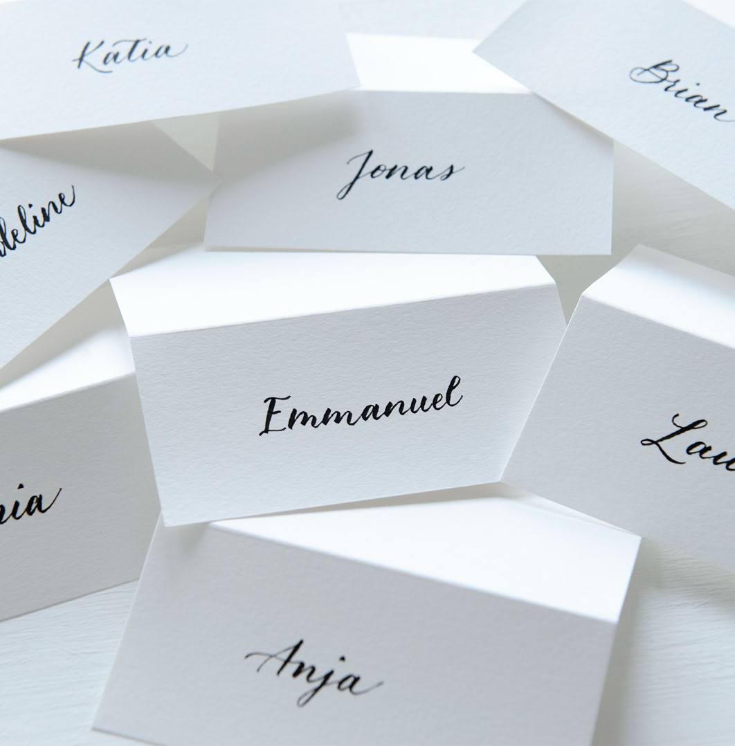 handgeschriebene weihnachtskarten, kalligraphierte karten, personalisierte texte und personalisierte illustration, handmade christmas card, calligraphed christmas cards, Live event Kalligrafie vor ort, influencer event, PR Event in Deutschlan, Handlettering Event, Kalligrafie fuer Markenaktivierung,   Kalligrafiedienste für Veranstaltungen, kalligraphie fuer Brands, Kalligrafie fuer Marken, Lacoste Event, personalisierte Geschenke, on-site luxus kalligraphie, kalligraphie koeln, kalligraphie hamburg, calligraphy duesseldorf, kalligrafie fuer hochzeiten, handletttering fuer firmenveranstaltungen