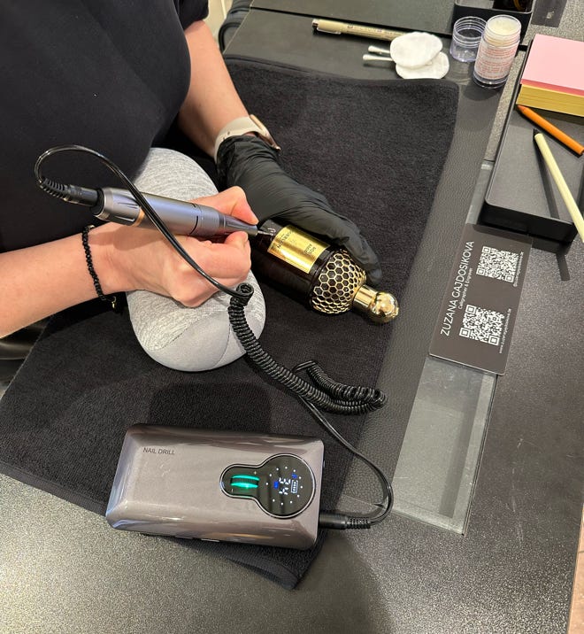 Personalisierte Handgravur mit Wort, Namen und Initial