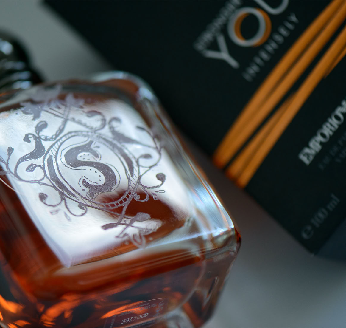 gravierte und personalisierte Parfümflaschen von Armani