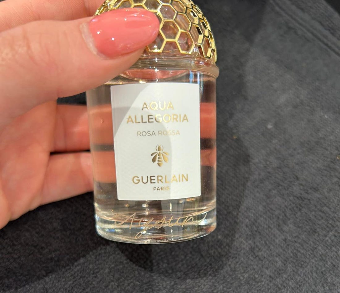 Personalisierung von Parfümflakons on-Site